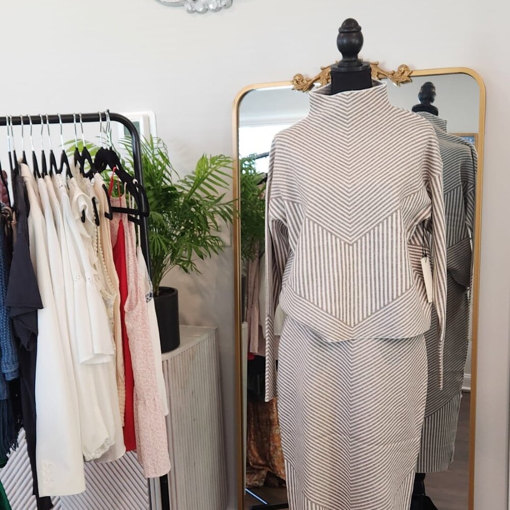 🍂Luxurious Fall Trending - Rachel Zoe 2 -Piece Sweater & Skirt Set -Super Soft